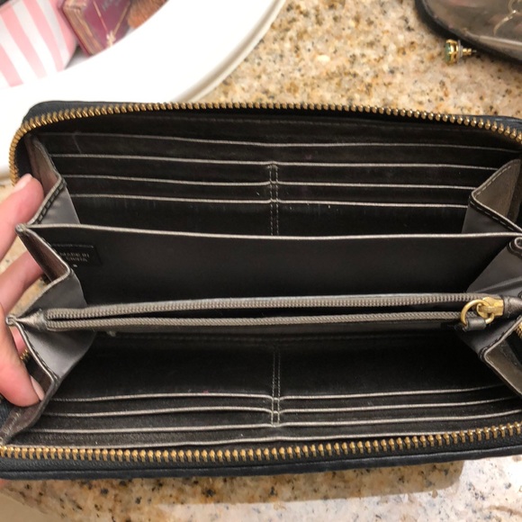 Coach purse and wallet - Picture 7 of 8